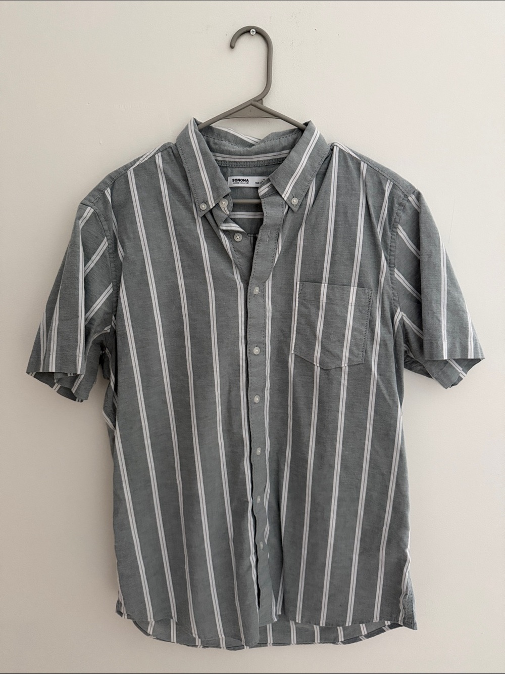Sonoma Gray Vertical-Stripe Short-Sleeve Button-Down Shirt - LT